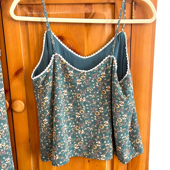 Matching top and pant set - Picture 3 of 5